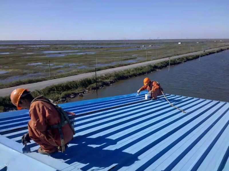 天门钢结构屋面漏水原因